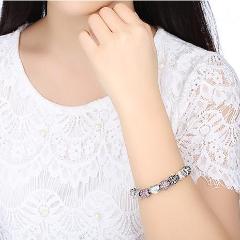 Bracelet Femme Aïka aux charms de cristal